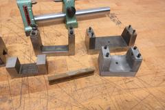Tool Makers Vise 2.375" W x 2.25" Opening, Taft-Peirce Bench Centers 7" Max Length, Assorted Small Fixture Blocks