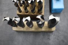 Large Drills, Straight Shank w Wood Dividers