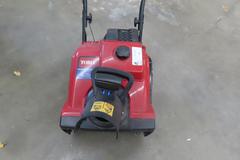 Toro Power Clear 5518ZE Gas Snow Thrower, 18" Clearing Width 99CCOHV 4 Cycle Engine, Electric Start