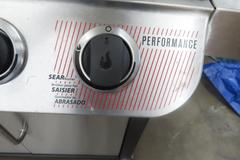 Charbroil Grill w Propane Tank