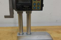 Mitutoyo 192-657, Dual Column 24" Digital Height Gage