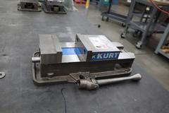 Kurt D-675 6" Machine Vise, Steel Jaws, Handle