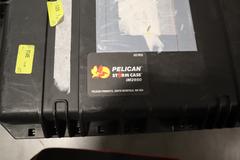 Pelican iM2950 Heavy Duty Rolling Travel Case, Lockable with Carry and Retractable Handle 