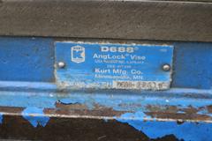 Kurt D-688 6" Machine Vise, Steel Jaws, Handle