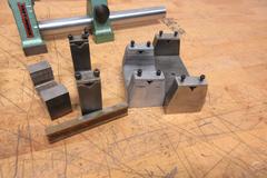 Tool Makers Vise 2.375" W x 2.25" Opening, Taft-Peirce Bench Centers 7" Max Length, Assorted Small Fixture Blocks