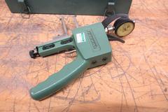 Federal 99P-20 Internal Groove/Diameter Gage 3.5" Reach 3" Range and .0005" Indicator, with Spare Arms and Metal Carry Case