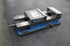 Kurt D-688 6" Machine Vise, Steel Jaws, Handle