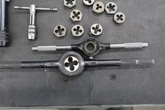 Hand Die Set with Wrench and Dies