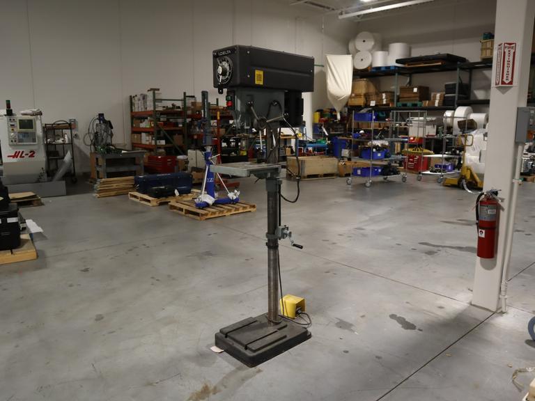 Delta 15-350 Variable Speed Drill Press – 3/4 HP, 7-1/2" Throat, 14" x 11" Tilting Table W/ Foot Switch