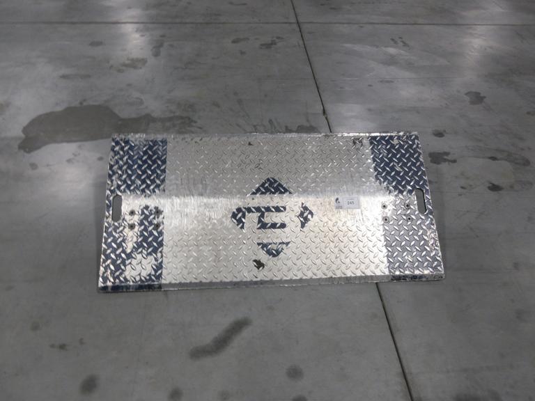 Global Industries 9079 LB Capacity 24"x48" Dock Plate