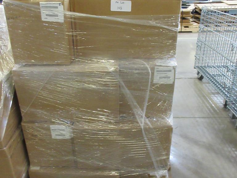 Quantum 6" x 3-1/2" x 2-1/2" Plastic Storage Bins, Approximately 500 