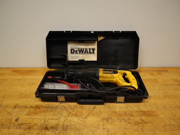 DeWALT DW304P Reciprocating Saw Kit – In Case w/ Extra Blades