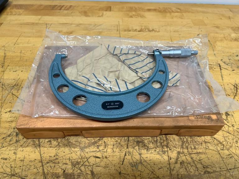Mitutoyo 6-7" Micrometer In Case, No. 103-221A "Looks Unused"