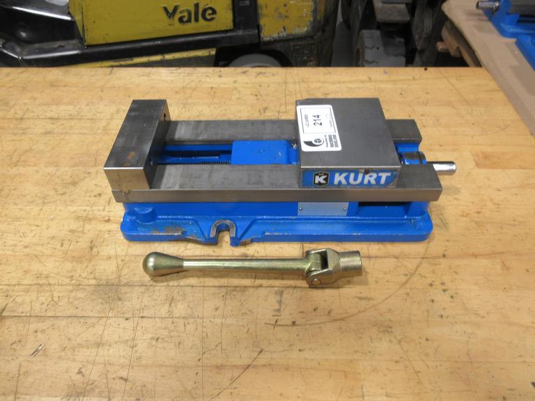 Kurt D688 6" AngLock CNC Milling Vise – w/ Handle