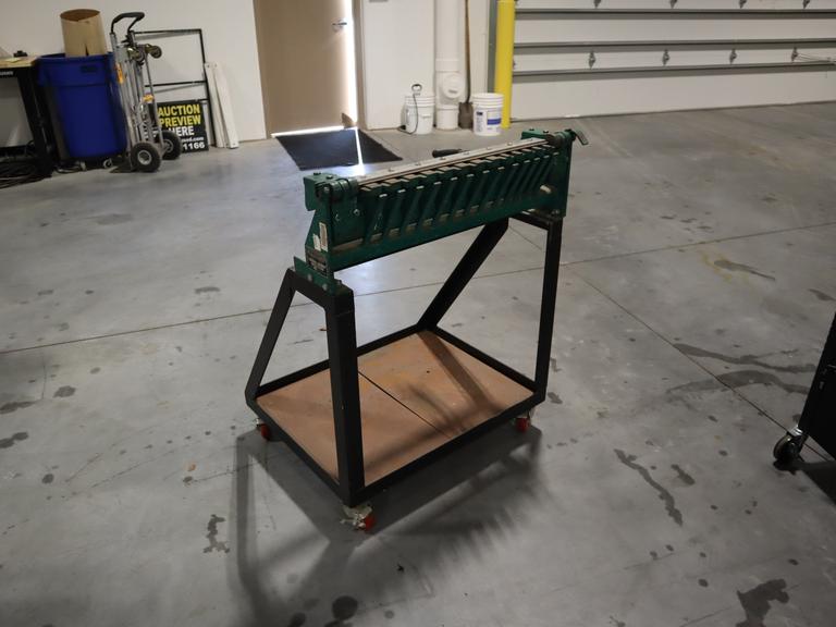 Tennsmith CB24 24" x 20 Gauge Manual Cleat Bender, Mounted On Heavy-Duty Steel Portable Cart