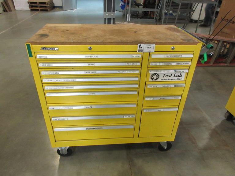 Kennedy 15-Drawer Locking Tool Chest, Portable with Keys and Contents