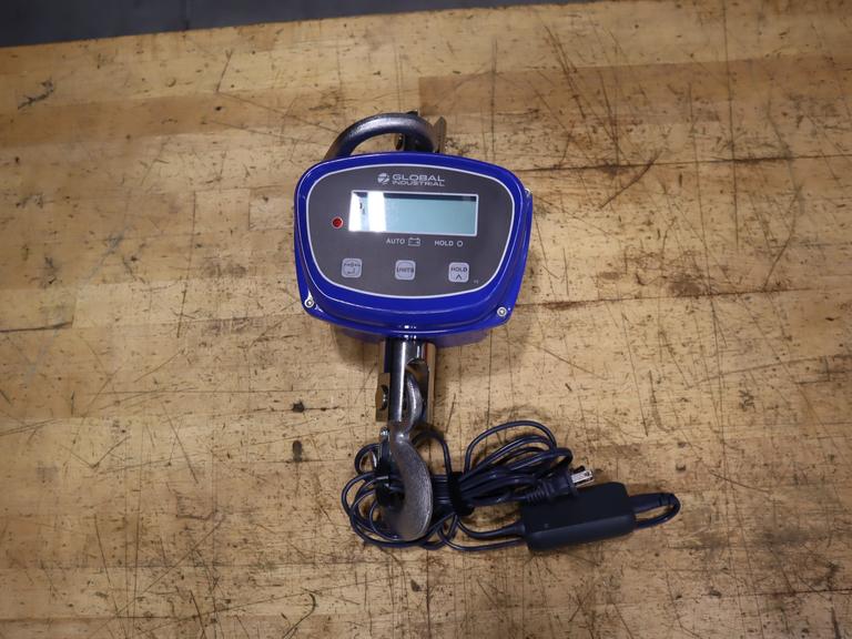Global Industrial - LCD Digital Crane Scale, 3,000 lb x 1 lb