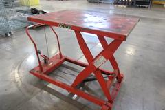 Presto Lever Acuated Lift Cart, 1500 LBS Capacity, 4' x 3" Table, Lifts from 9" to 45"