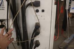 Haas VF-4 CNC Vertical Machining Center, 20 Station Carousel  Tool Changer, 7500 RPM Spindle, Chip Auger, Programmable Coolant