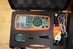 Extech EX540: 12 Function Wireless True RMS Industrial MultiMeter/Datalogger (2)