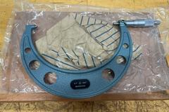 Mitutoyo 6-7" Micrometer In Case, No. 103-221A "Looks Unused"