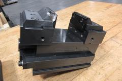 5-Axis 100MM/4" Centering Vice w/ Schunk VERO-SPA40 & Dozens of Aluminum Soft Jaws