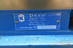 Kurt D688 6" AngLock CNC Milling Vise – w/ Handle
