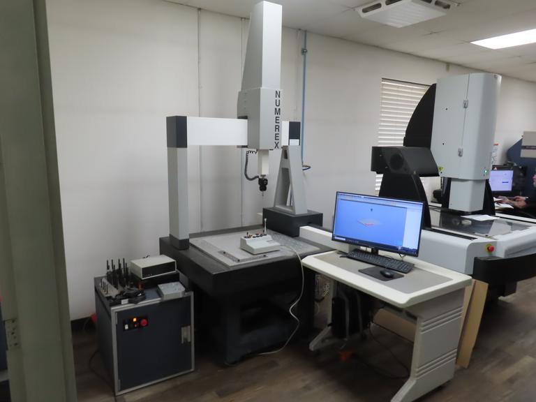 Zeiss Numerex CS100 28/28/24 Coordinate Measuring Machine with Renishaw PH10T Programmable Indexing Head and Controls, Joystick Controls and MORE!
