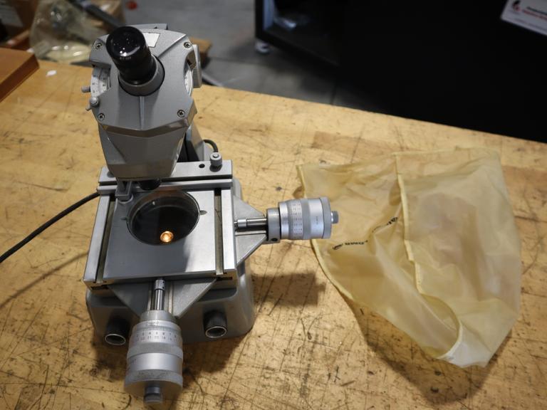 Mitutoyo ToolMakers Microscope, 2X Lens, 15X Eyepiece Lens, Micrometer Stage Adjusts, Illumination