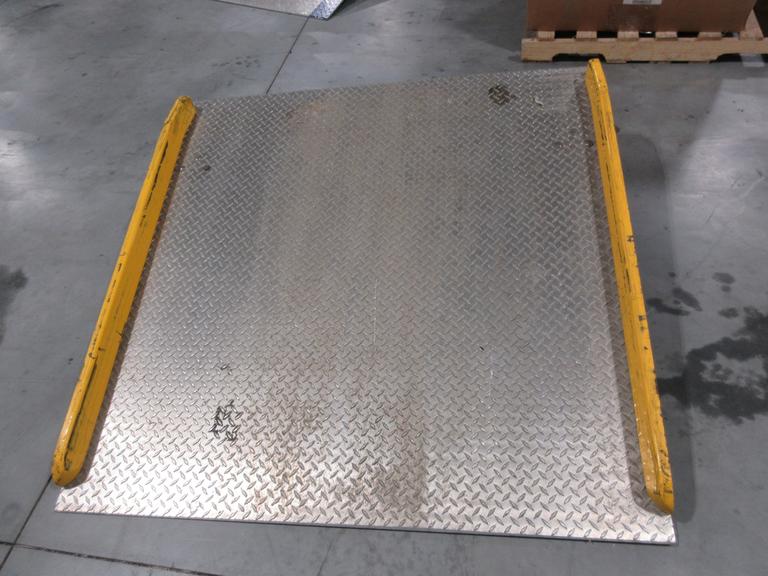 Vestil Manufacturing Dock Aluminum Plate with Side Rails, 60" x 60" 10,000 lb Capacity