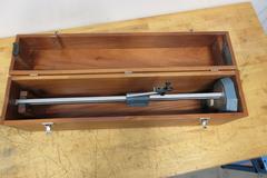 Brown & Sharpe Model 586 26" Vernier Height Guage with Wood Case