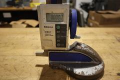 Mitutoyo HDS-H12"C Abolute Digimatic  Height Gage
