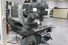 Bridgeport Series I Vertical Toolroom Knee Mill, Acu-Rite 2XD DRO, Vbl Speed, Power Table Feed