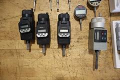 Digital Indicators and Travel Handhweel Indicators