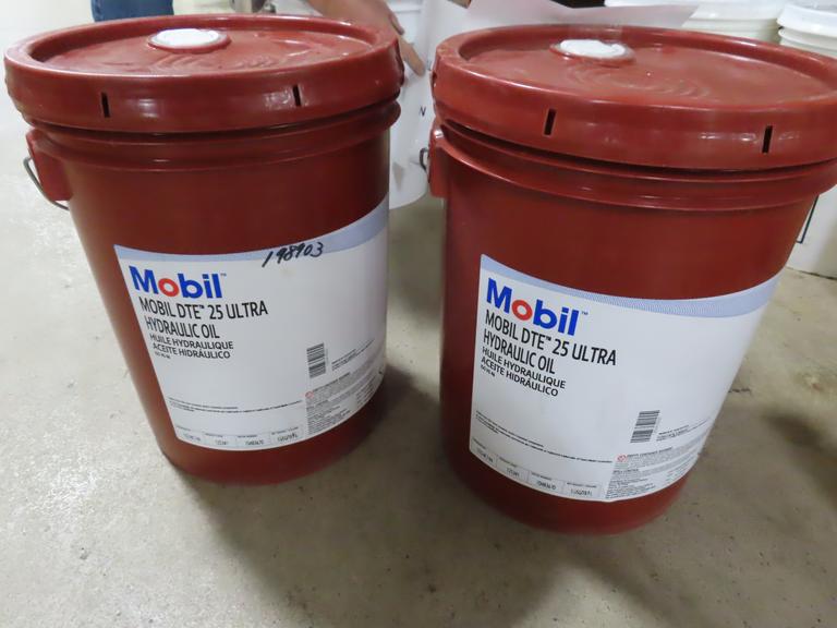 Mobile DTE 25 Ultra Hydraulic Oil - (2) 5 Gallon Buckets