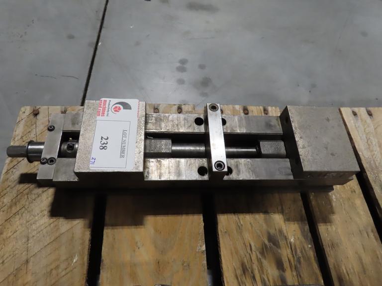 Kurt DL400B 4" Double Lock Machine Vise