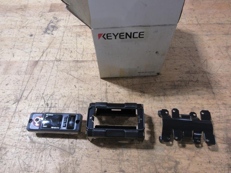 Keyence FD-Q Series Clamp On Flow Sensor, New in Box with Manual