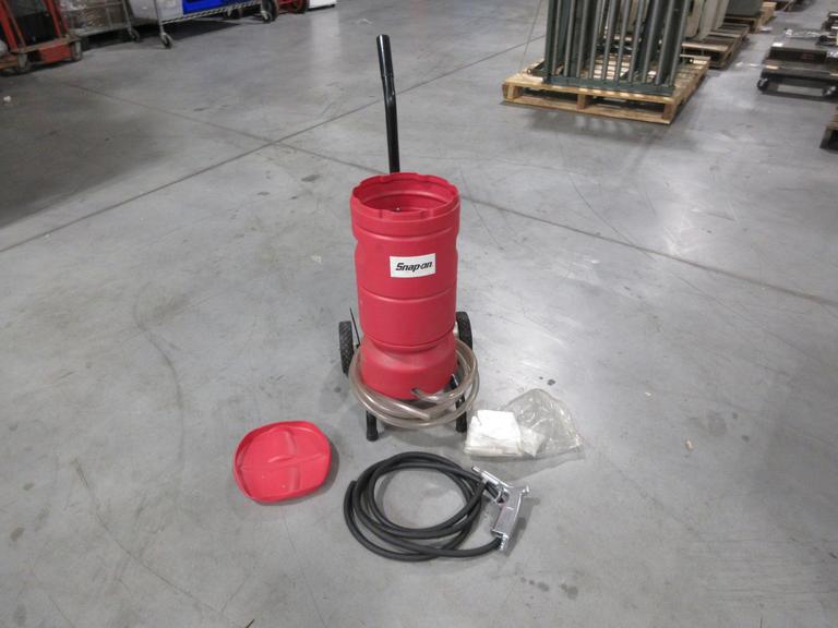 SNAP-ON Gravity-Fed Siphon Portable Sandblast System, Holds 40 lbs of Media, with Hose length 10' with 5/16'' nozzle