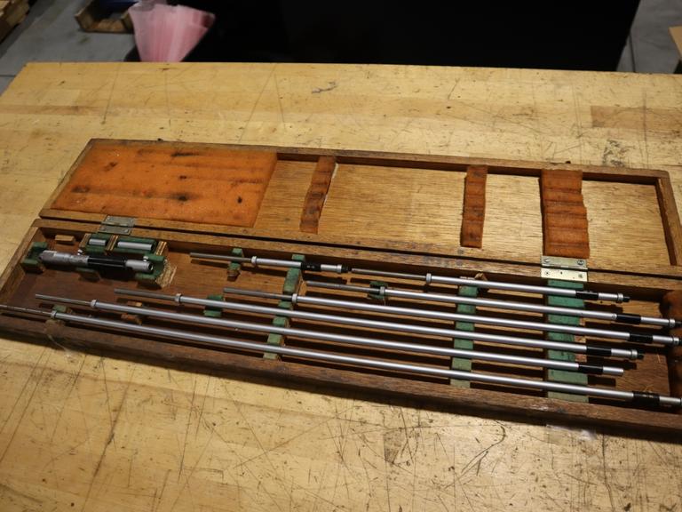 Mitutoyo Inside Micrometer Set, up to 40in