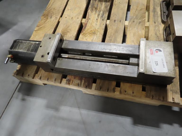 Kurt 6XLPLSS Extra Capacity 6" Air Machine Vise with Jaws