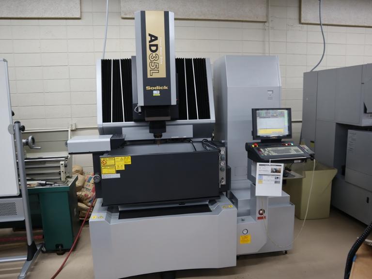 Sodick AD35L CNC EDM Sinker Electrical Discharge Machine, 4 Electrode Changer, Sytem 3R Head, LN2 Control, C (U) Axis