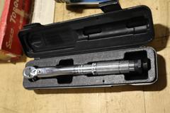 Torque Meters and Torque Wrenches 