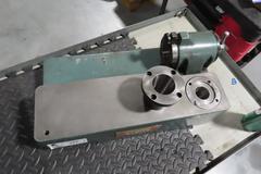 Matsuura Tool Setter with Assorted Sleeves Including 40 Taper