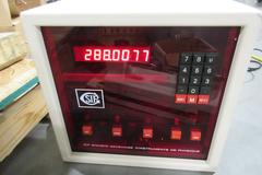 SIP 302M Universal Gage Length Measuring Machine with Digital Control Panel and Accessories