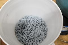 Raytech Tumble-Vibe and 1/3 Bucket of Deburring Media