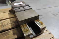 Double Lock Machine Vise, 6" with Steel Jaws