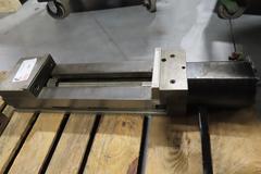 Kurt 6XLPLSS Extra Capacity 6" Air Machine Vise with Jaws