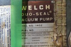 Welch Duo-Seal 1402 Vacuum Pump