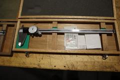 Mitutoyo Verneer Calipers: (4) 12" Dial Type, (2) 8" Digimatic, (1) 12" Absolute Digimatic
