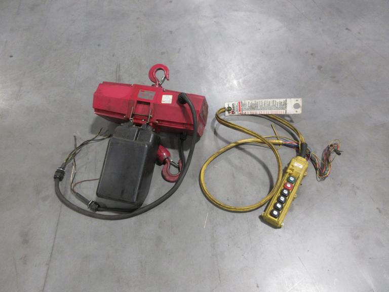 Dayton 1000 LB Electric Chain Hoist, 115V Single Phase